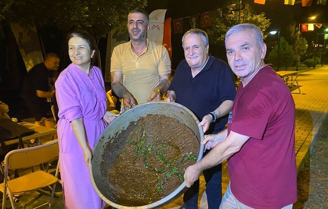 Adıyamanlı Hacı Sarıdoğan’dan gazetecilere çiğköfte şov