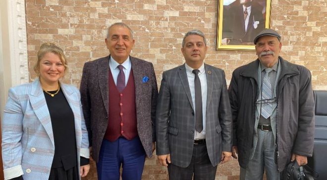 Mersin Halk Eğitim Müdürü Naci Durmaz: Kursiyerlerin Gönlünde Taht Kuran İsim